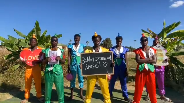 Személyre szabott vicces afrikai táncos-énekes üdvözlővideó – Kalabash Csapat